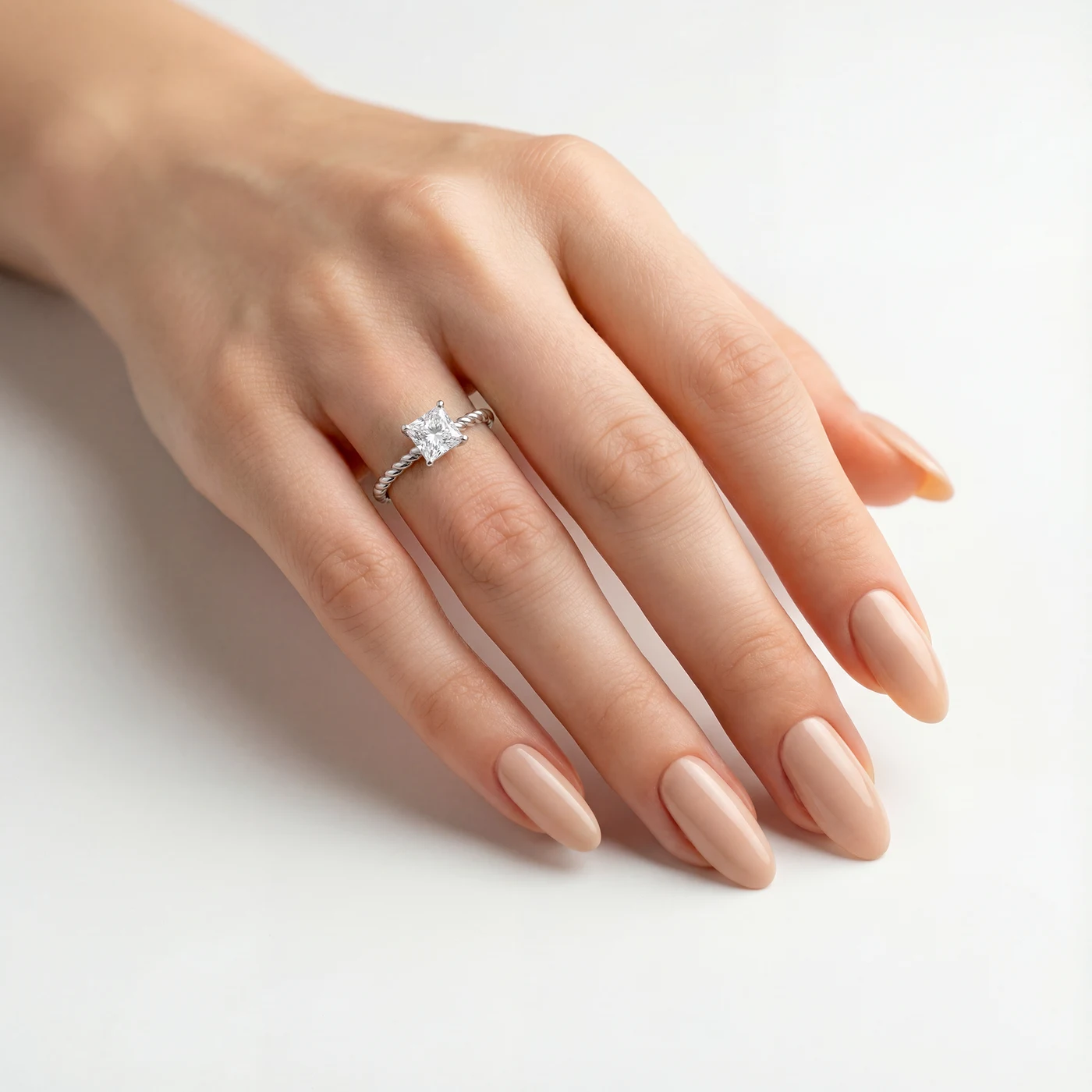 A Vantoro white-gold ring shown on a hand